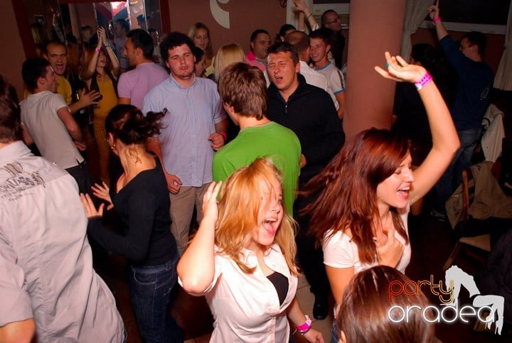 Flirt Night Party în Chanson, 