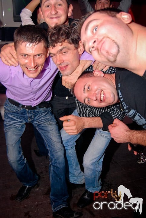 Friday Night @ Atti's, 