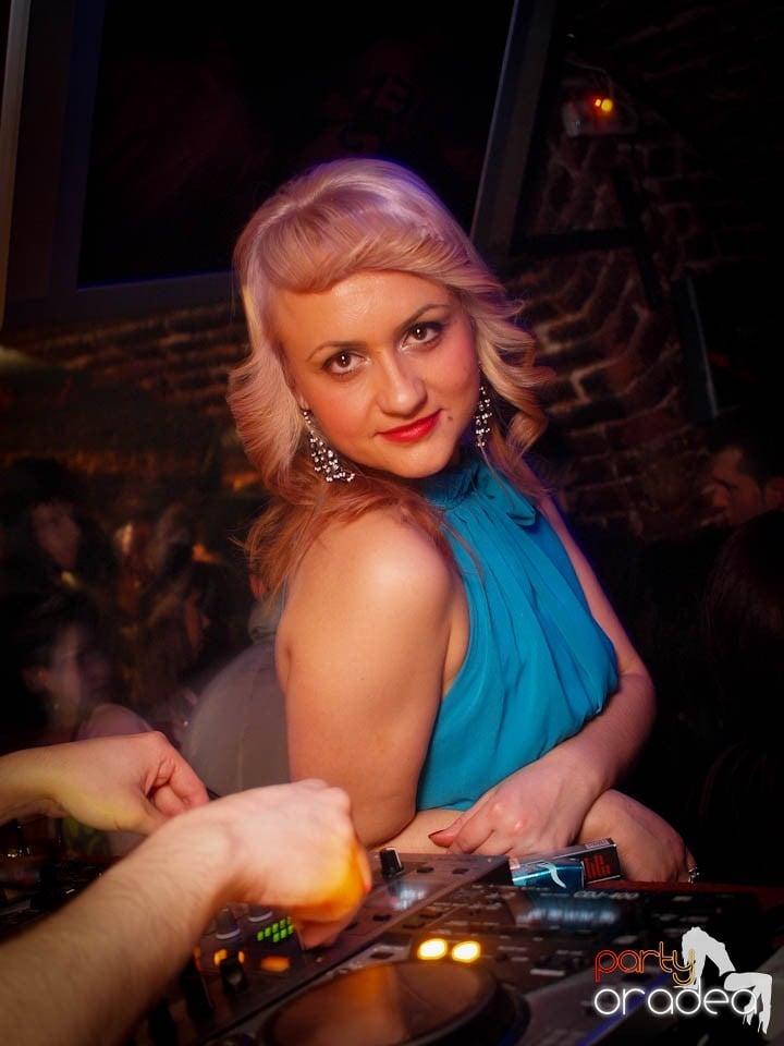Friday Night Fever în Club Escape, 