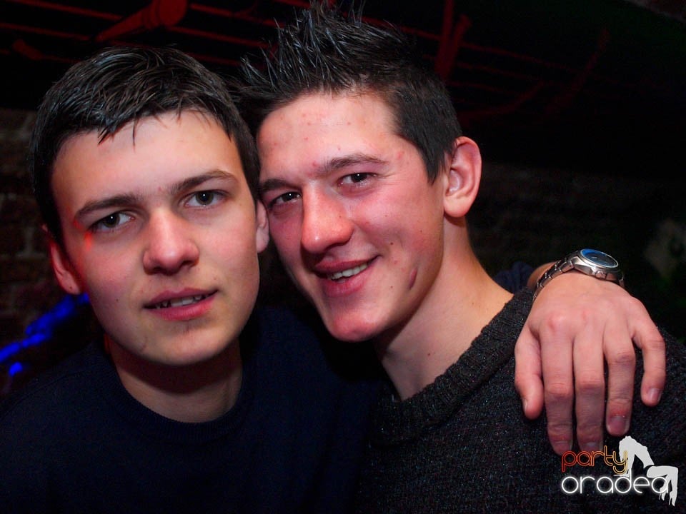 Friday Night Fever în Club Escape, 