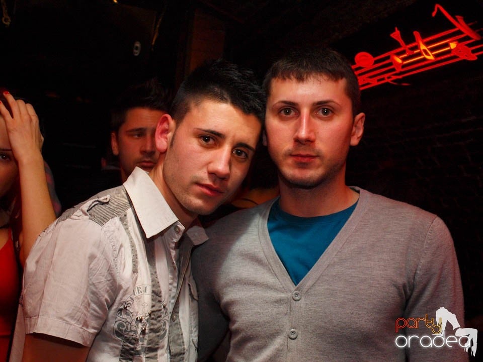 Friday Night Fever în Club Escape, 