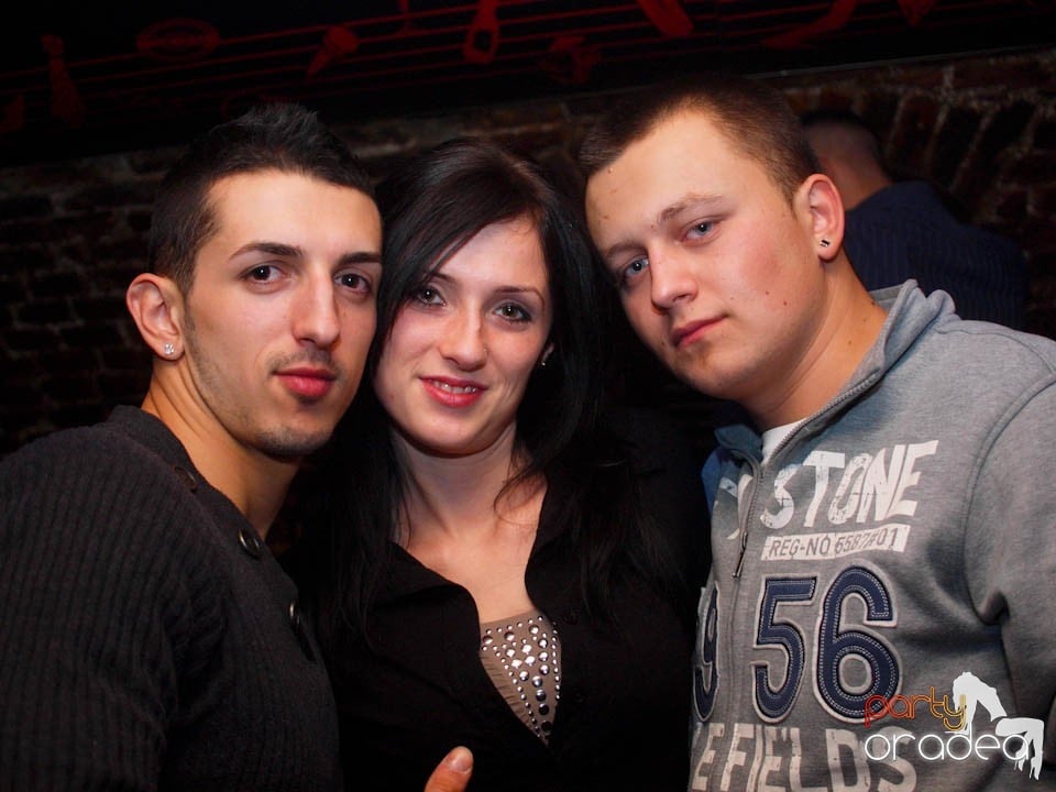 Friday Night Fever în Club Escape, 