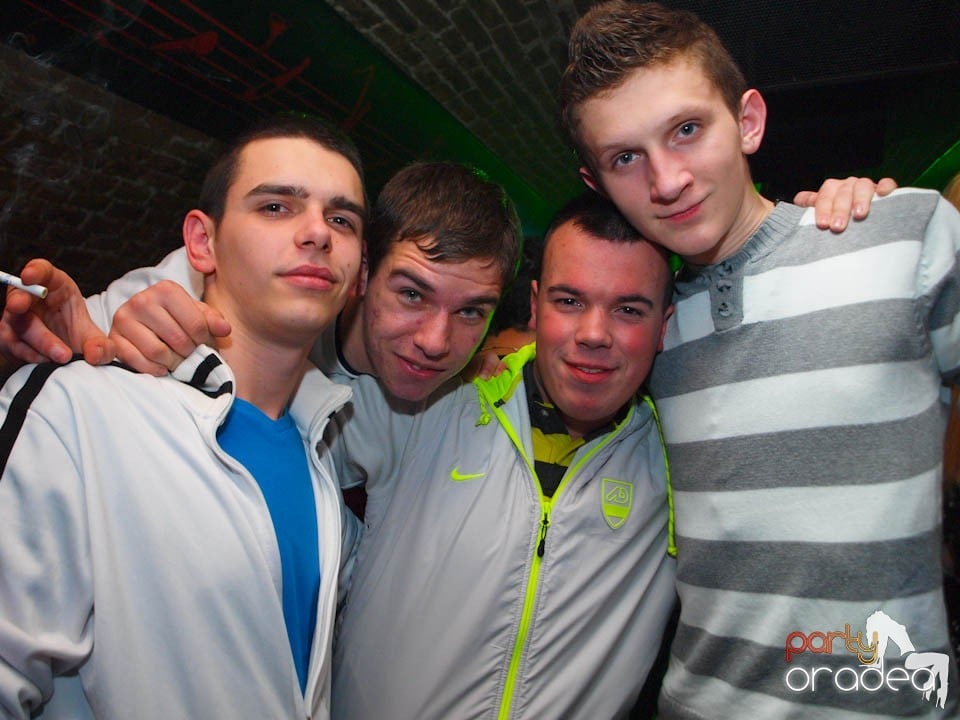 Friday Night Fever în Club Escape, 
