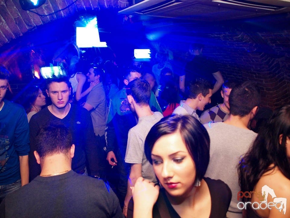Friday Night Fever în Club Escape, 