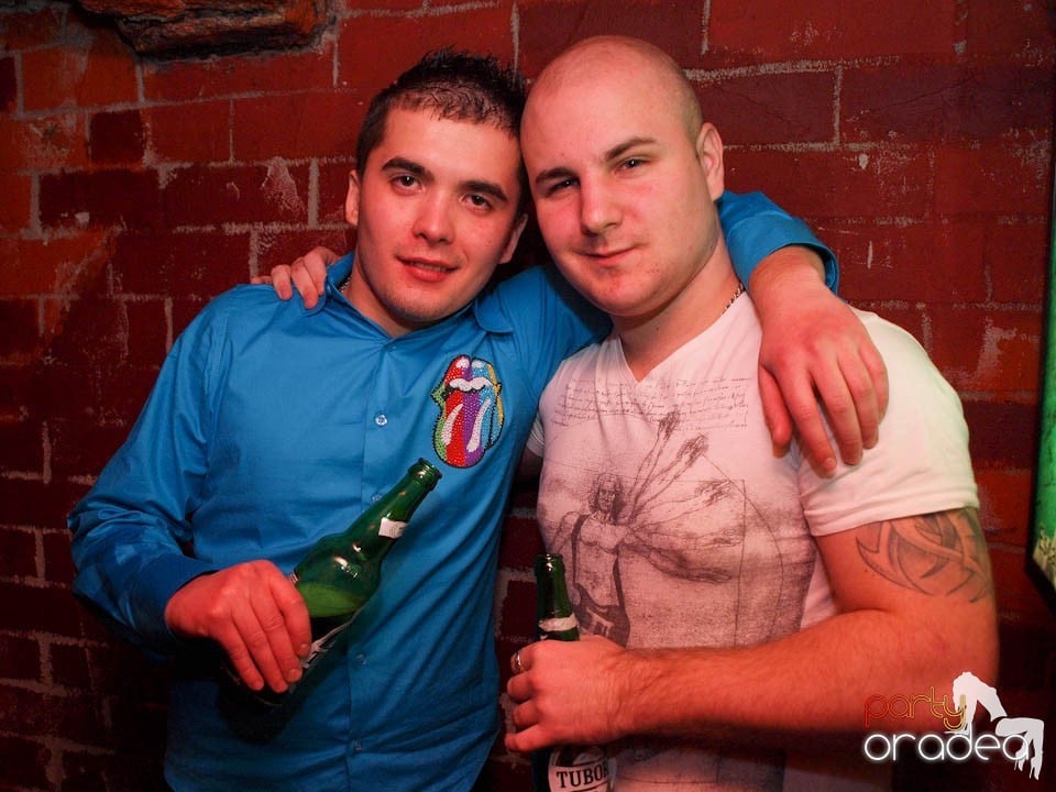 Friday Night Fever în Club Escape, 