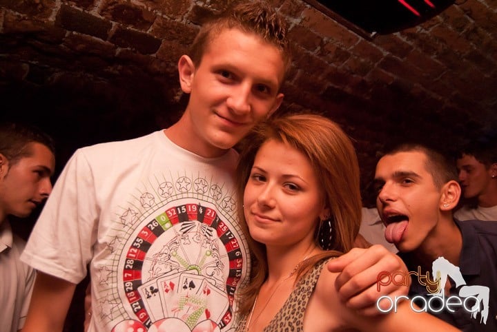 Friday Party în Club Escape,