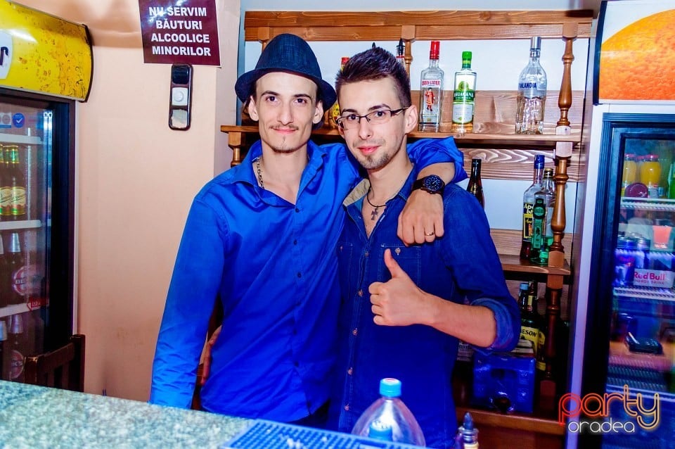 Friday Party în Window Pub, 