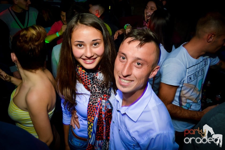 Girls Go Wild, 