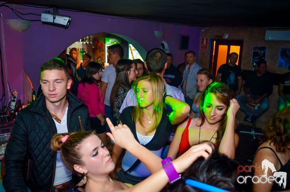 Girls Go Wild, 