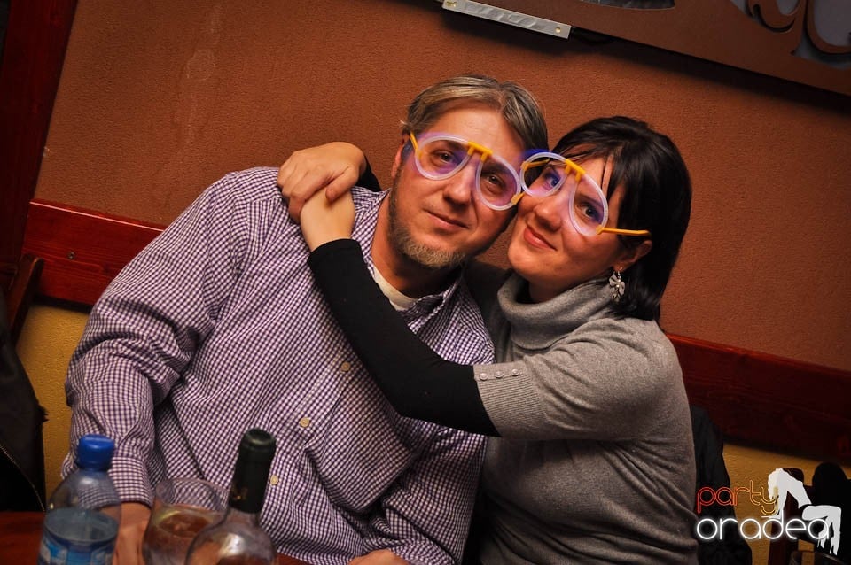 Glow Night Party continuă în Chanson,