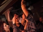 Glow Night Party continuă în Chanson