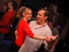 Glow Night Party continuă în Chanson