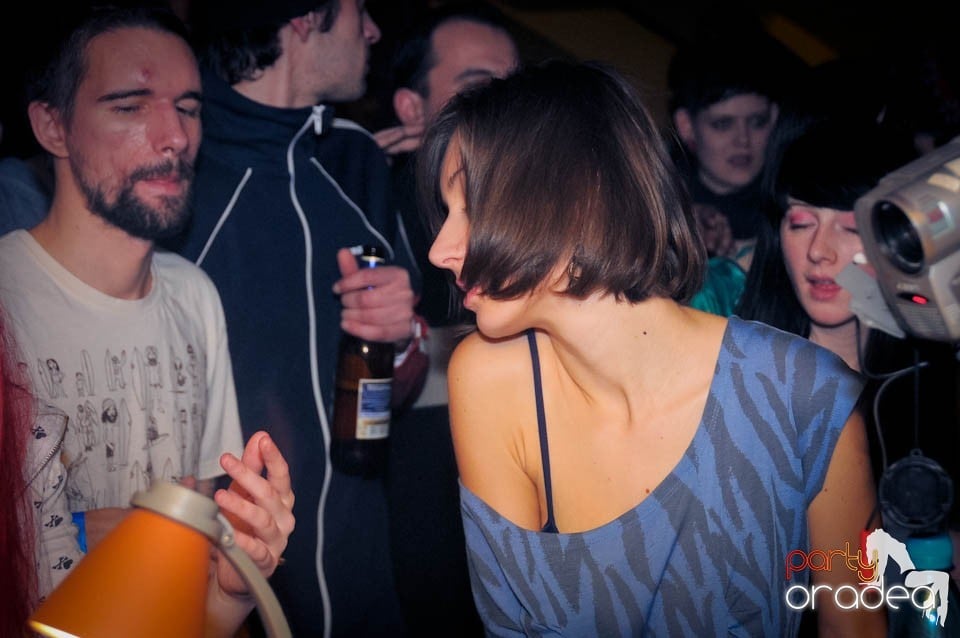 Half-Organic prezintă: Valentine's Nightmare,