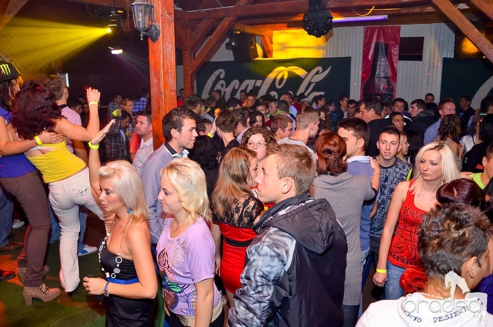Halloween Party & Laser Show în Faház,