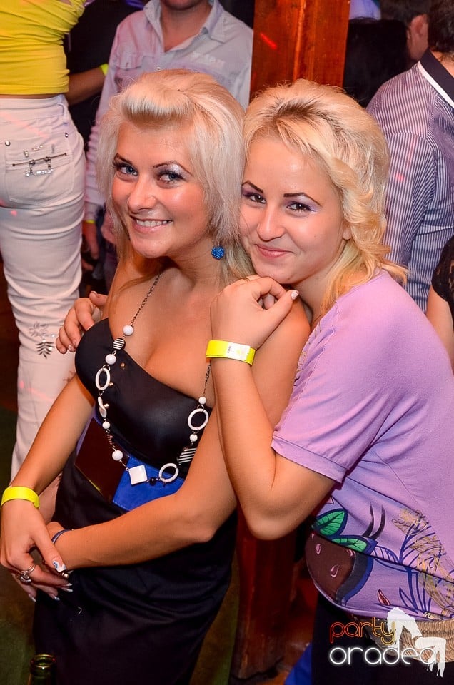 Halloween Party & Laser Show în Faház,