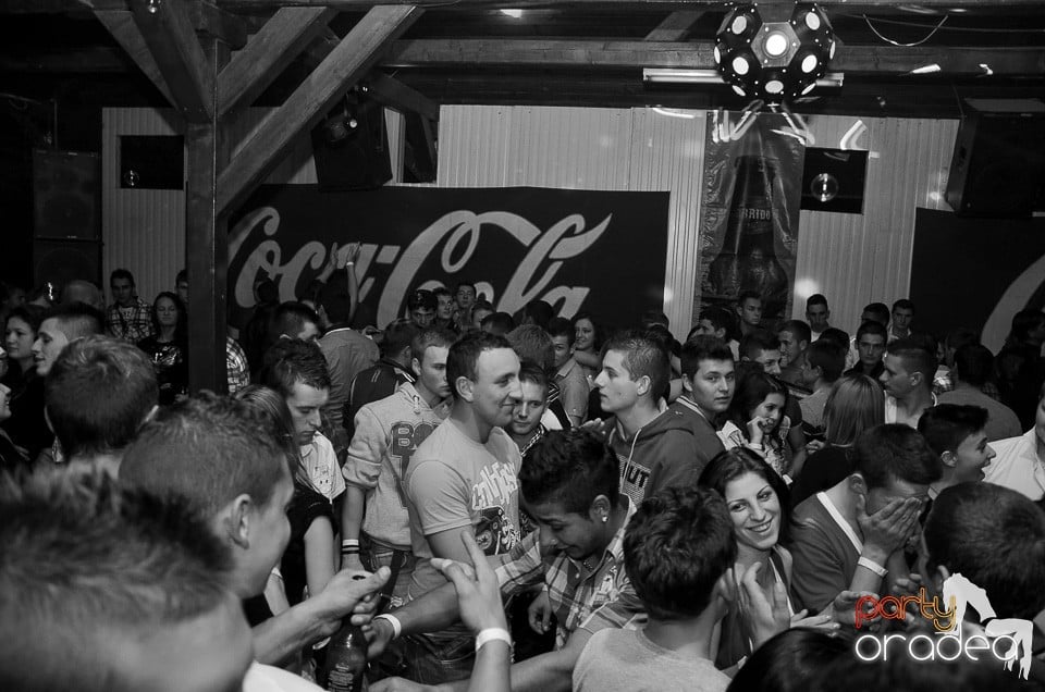 Halloween Party & Laser Show în Faház,