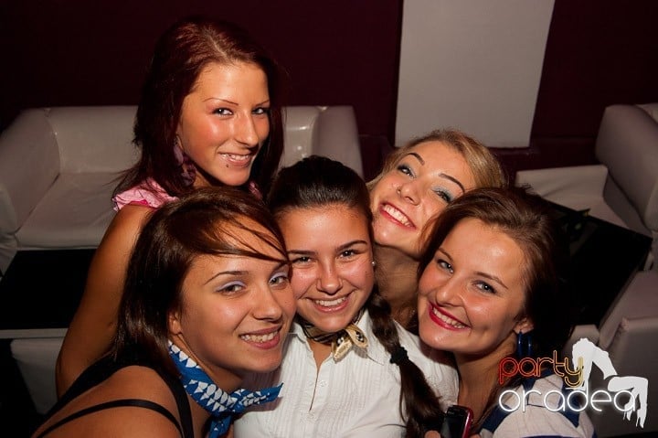 Halloween Party în Club Atti's,