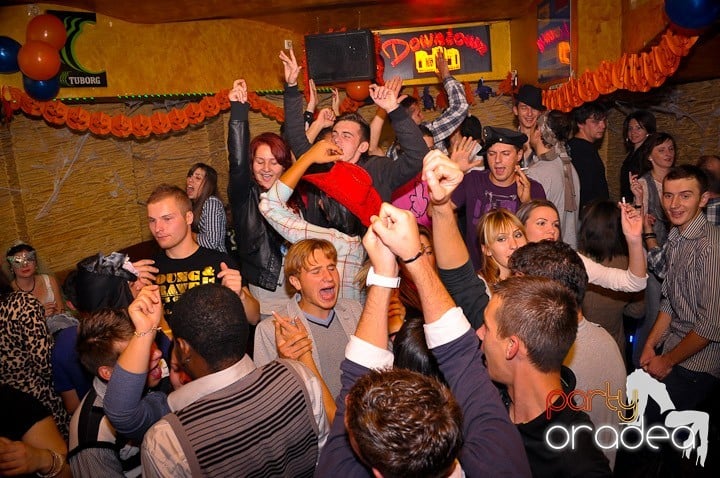Halloween Party în Downtown,