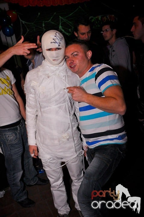 Halloween Party în Downtown,