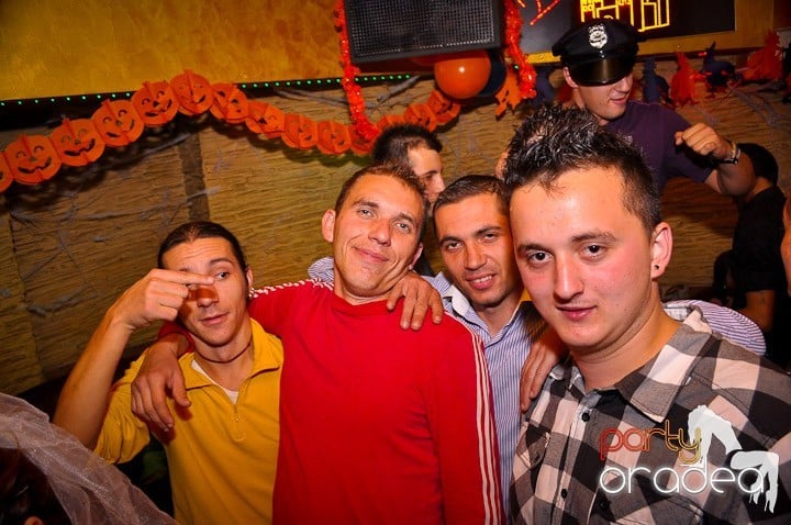 Halloween Party în Downtown,