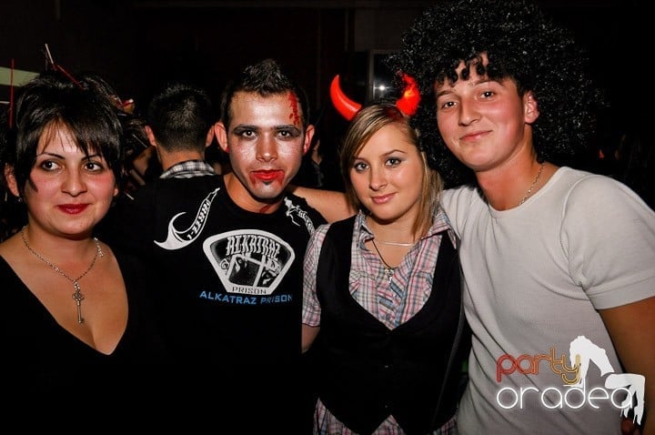 Halloween Party, Student's Place