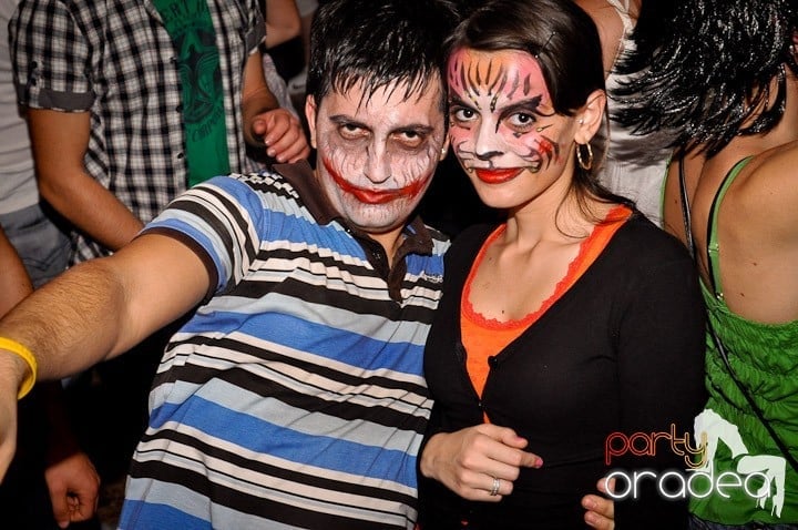 Halloween Party, Student's Place