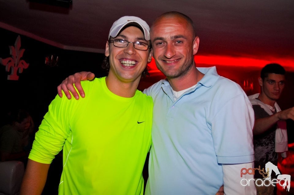 Happy Minute Party în Club Atti's,