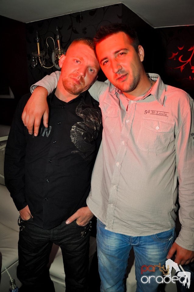 Happy Minute Party în Club Atti's,