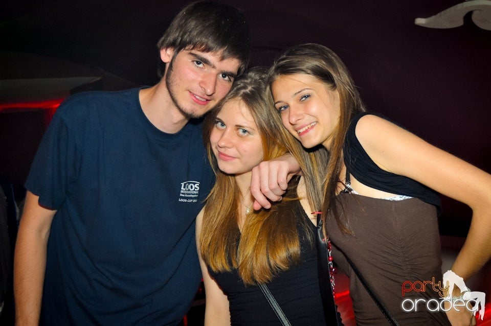 Happy Minute Party în Club Atti's,