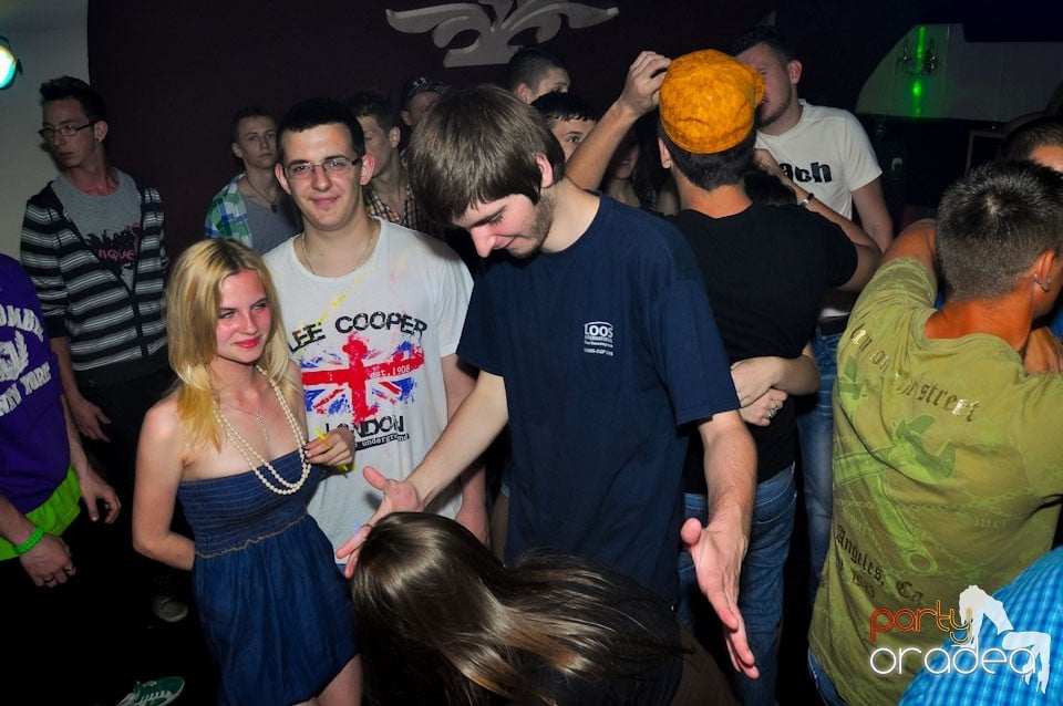 Happy Minute Party în Club Atti's,
