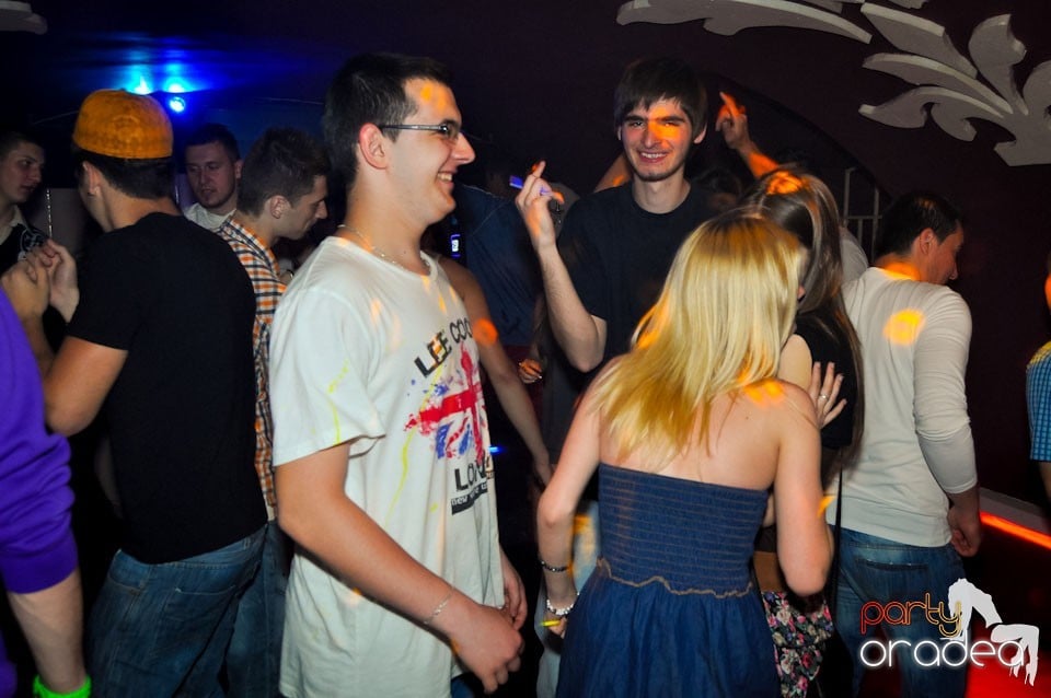 Happy Minute Party în Club Atti's,
