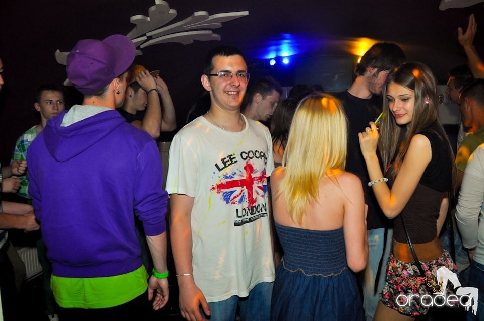 Happy Minute Party în Club Atti's,