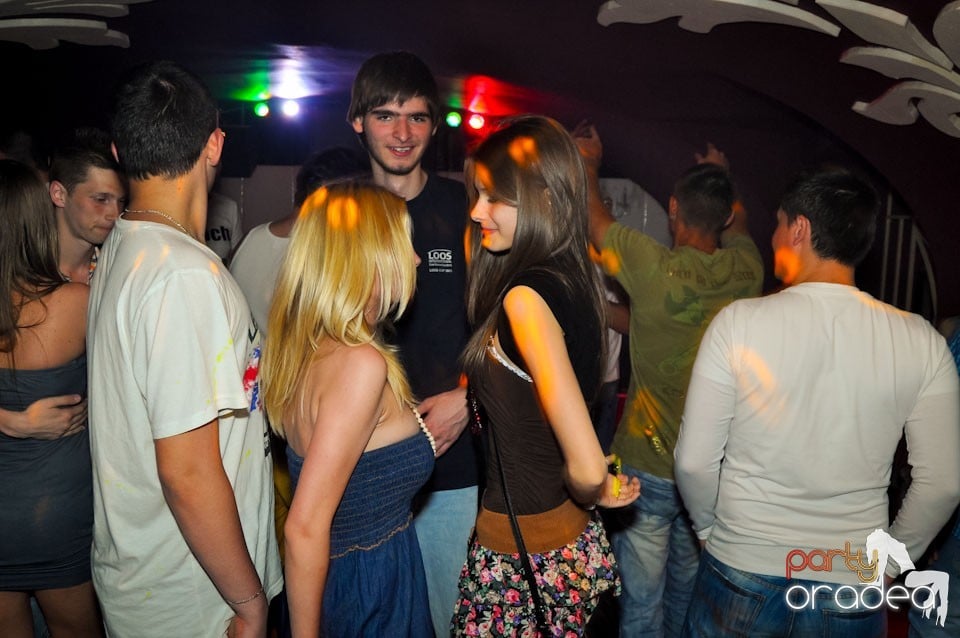 Happy Minute Party în Club Atti's,