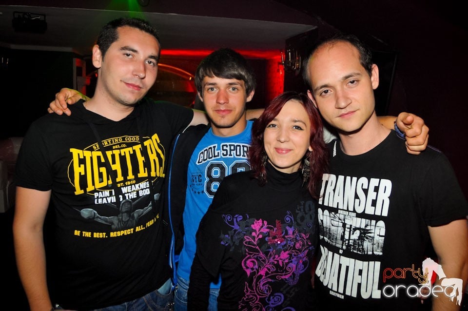 Happy Minute Party în Club Atti's,