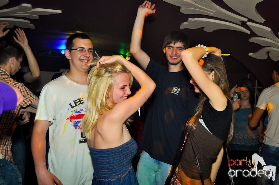 Happy Minute Party în Club Atti's,