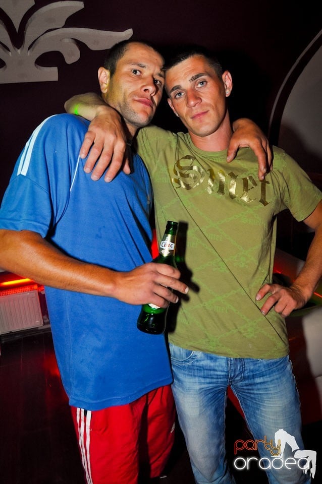 Happy Minute Party în Club Atti's,