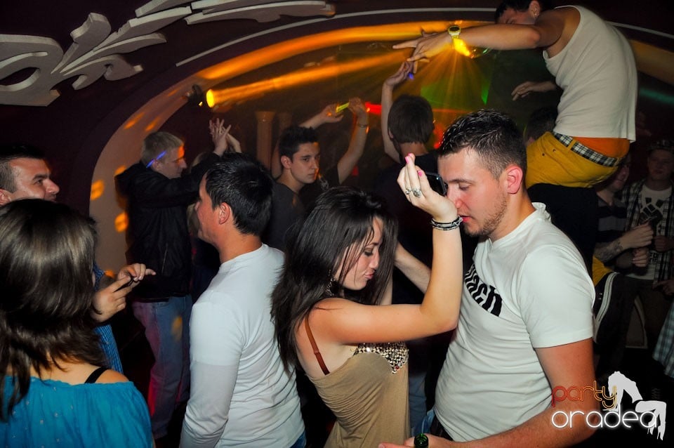 Happy Minute Party în Club Atti's,