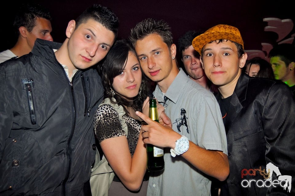 Happy Minute Party în Club Atti's,