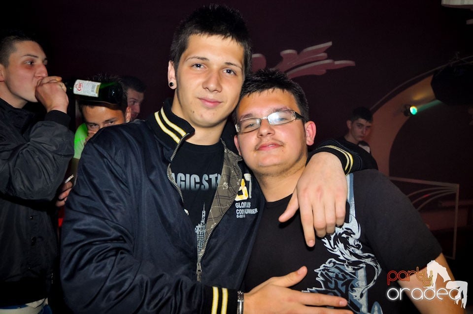 Happy Minute Party în Club Atti's,