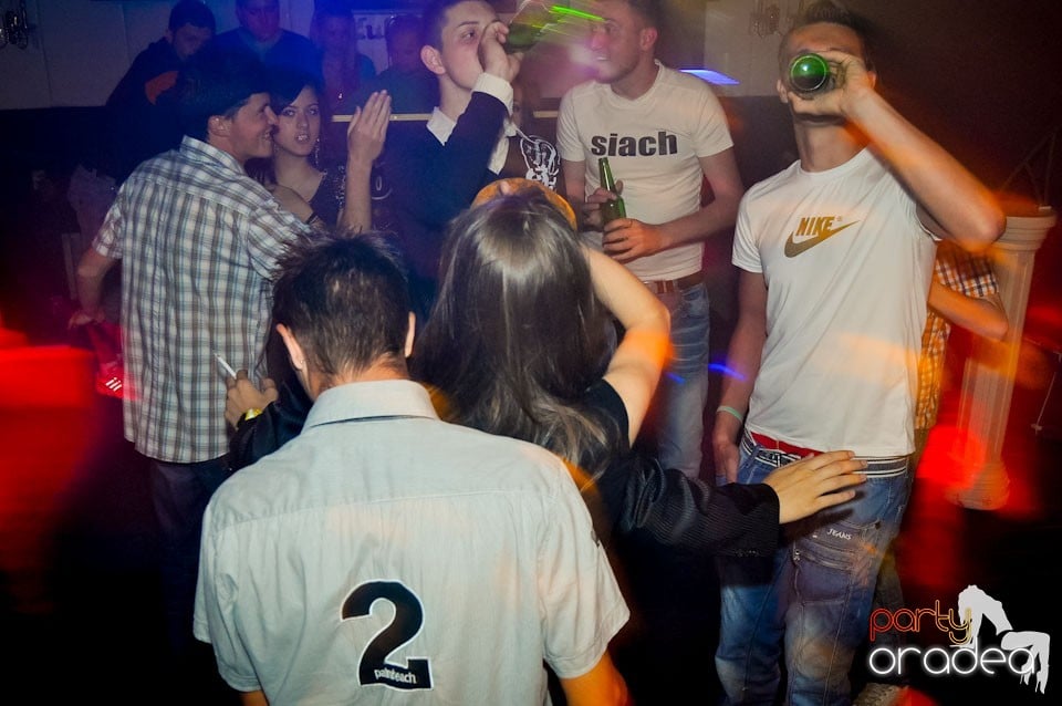 Happy Minute Party în Club Atti's,