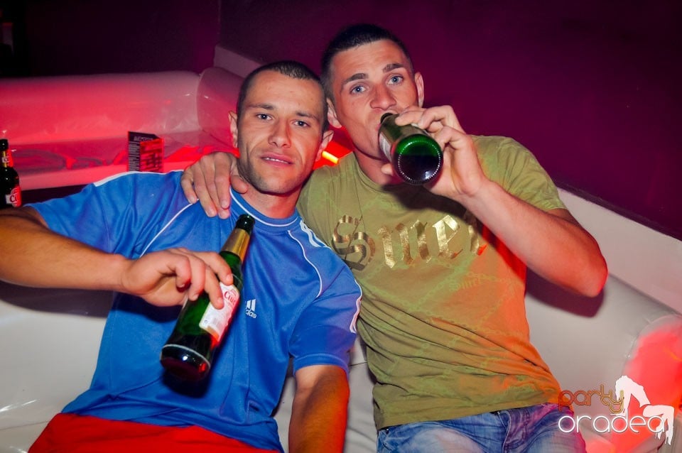 Happy Minute Party în Club Atti's,