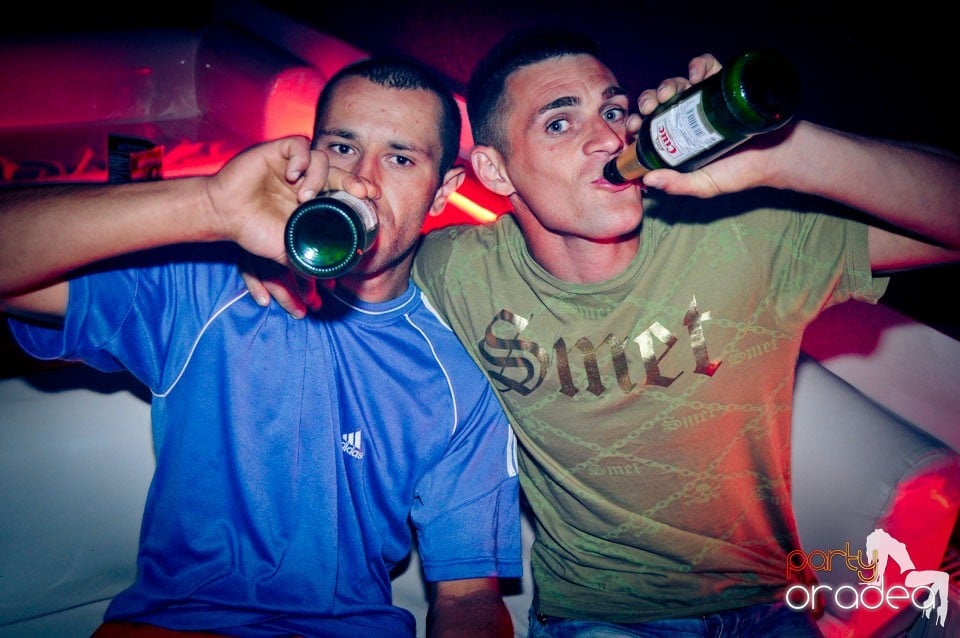 Happy Minute Party în Club Atti's,