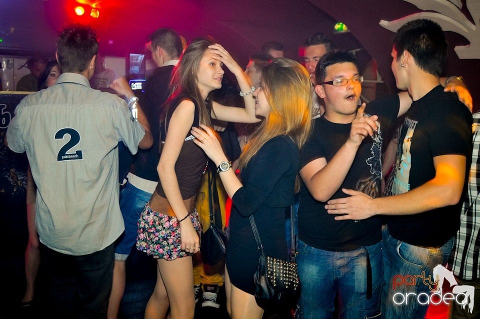 Happy Minute Party în Club Atti's,