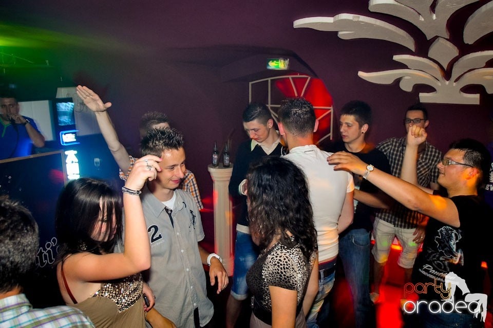 Happy Minute Party în Club Atti's,