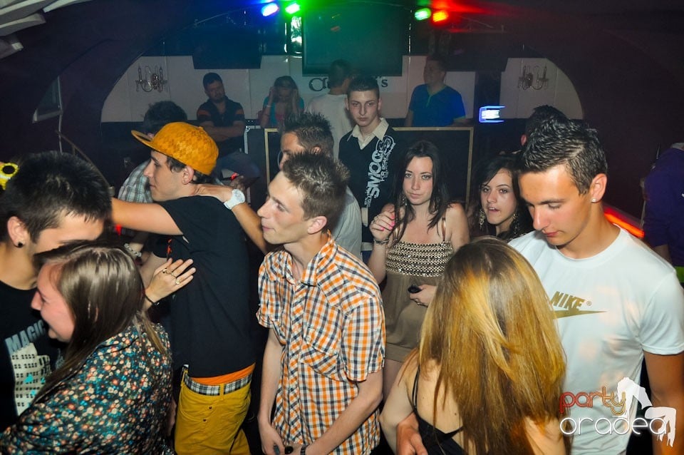 Happy Minute Party în Club Atti's,