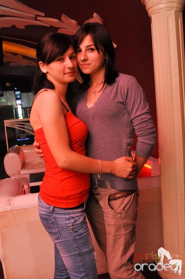 Happy Minute Party în Club Atti's,