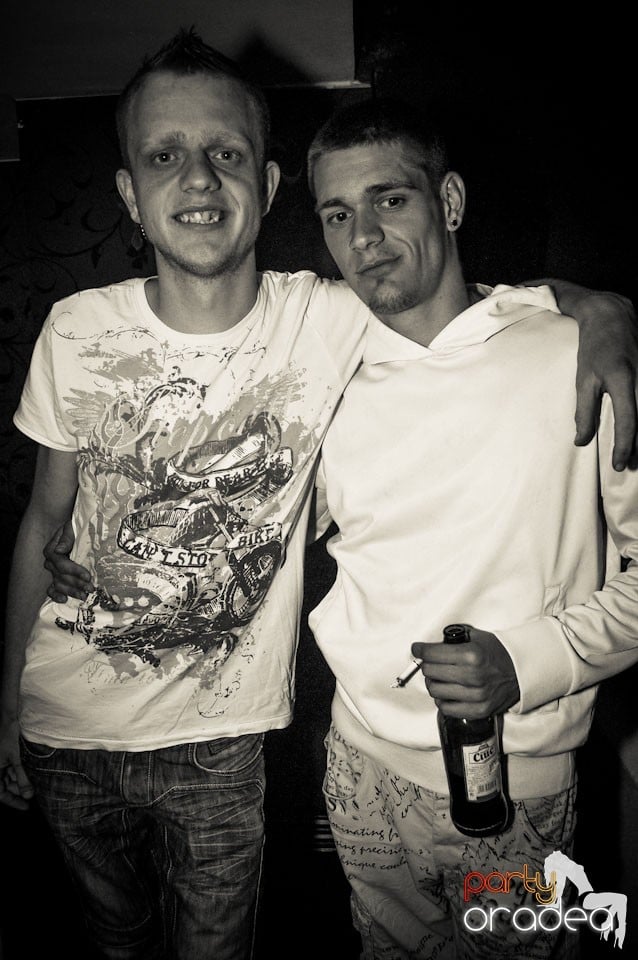 Happy Minute Party în Club Atti's,