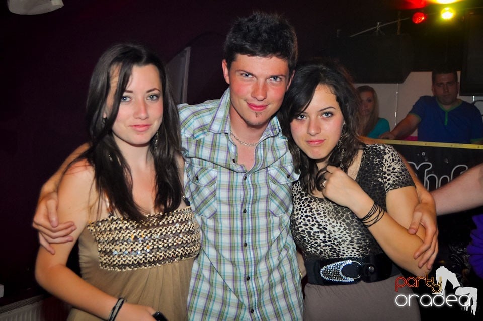 Happy Minute Party în Club Atti's,