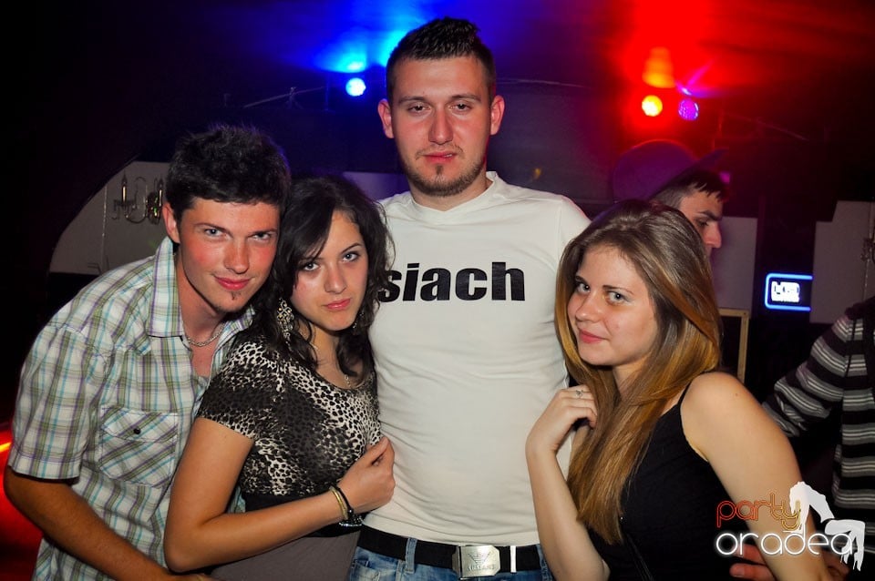Happy Minute Party în Club Atti's,