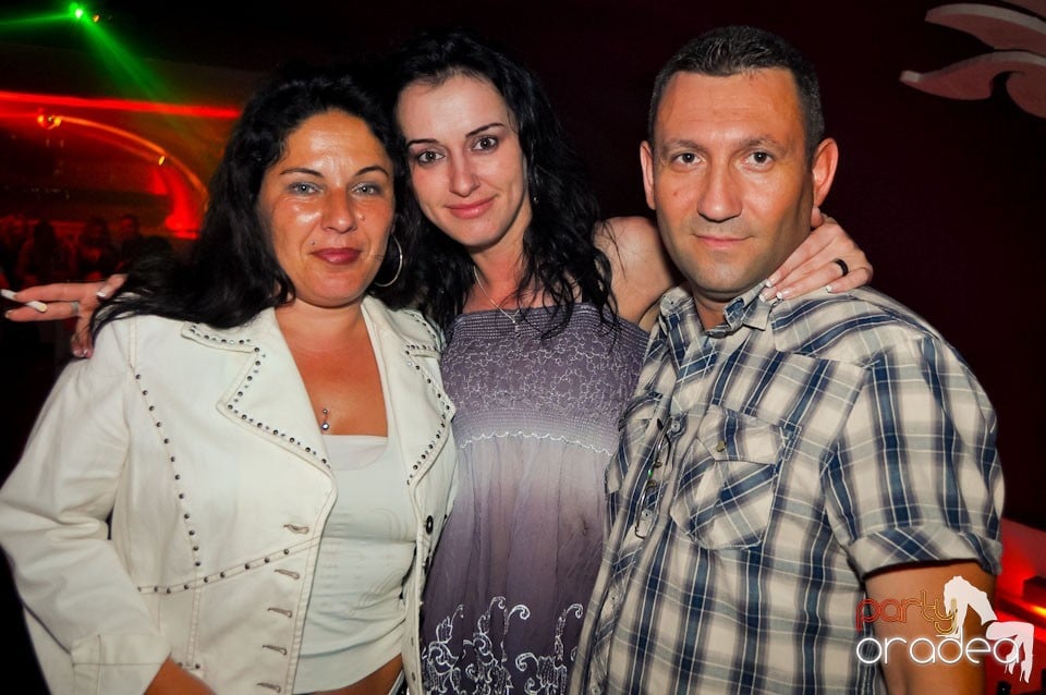 Happy Minute Party în Club Atti's,